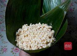 咸肉蛋黄粽的做法图解11