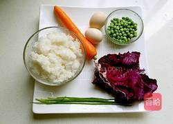 五彩蛋炒饭的做法图解1