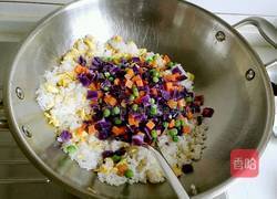 五彩蛋炒饭的做法图解17
