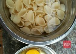 蛋炒贝壳意面的做法图解1