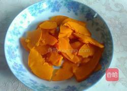 南瓜玫瑰花卷的做法图解3