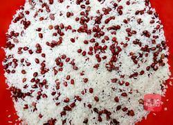 蛋黄五香咸肉粽的做法图解2