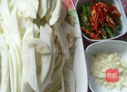 茄子吃辣椒的做法图解2