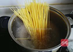 家庭版培根意面的做法图解4