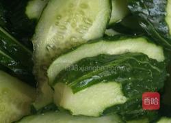 蒜苗清炒黄瓜的做法图解2