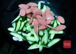 火腿肠炒黄瓜的做法图解4