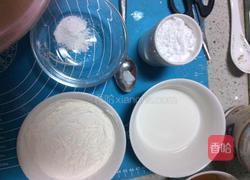 宝宝喜欢吃的蒸蛋糕的做法图解1