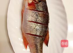 私房蒸鲈鱼的做法图解1