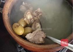 橄榄排骨鲍鱼润肺汤的做法图解2