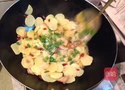 土豆片炒瘦肉的做法图解8