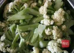 干锅有机菜花的做法图解1
