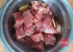 香辣牙签肉的做法图解1