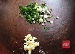 玉米胡萝卜炒肉丁的做法图解5