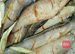 酱香凤尾鱼（电烤箱版）的做法图解3