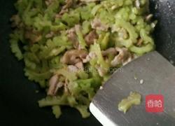 苦瓜炒肉的做法图解6