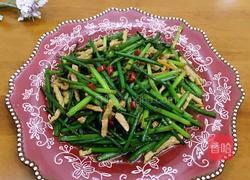 韭菜花炒肉丝的做法图解7