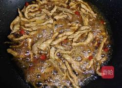 韭菜花炒肉丝的做法图解5