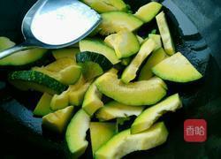 蚝油窝瓜炖土豆的做法图解5