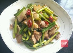 蒜苗炒肉的做法图解3