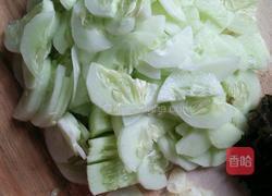 紫苏煮白黄瓜的做法图解2