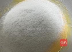 乳酪戚风蛋糕的做法图解2