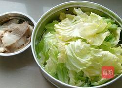 卷心包菜回锅肉的做法图解1