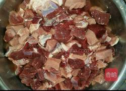 番茄炖牛肉的做法图解1