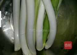 荠菜猪肉馅饺子的做法图解3