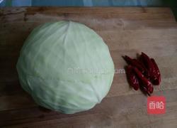 炝炒手撕包菜的做法图解1