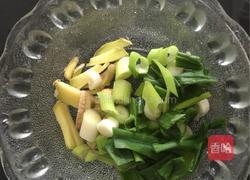 四季豆烧猪肉的做法图解1