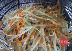 凉拌芹菜海带丝的做法图解4