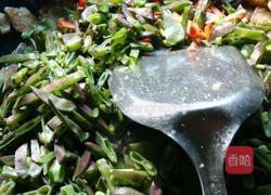 紫扁豆炒五花肉的做法图解3