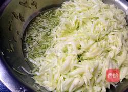 西葫芦软摊饼的做法图解2