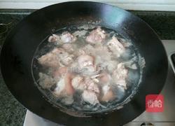 黄豆苦瓜猪脚汤的做法图解2