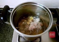 黄豆苦瓜猪脚汤的做法图解3