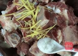 滋补排骨汤的做法图解2