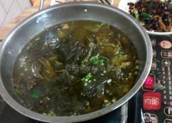 酸菜鲟魚片的做法图解2