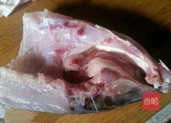 鲢鱼头豆腐汤的做法图解1