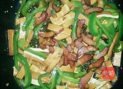 香干炒腊肉的做法图解8