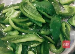 青椒炒火腿的做法图解2