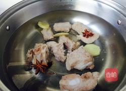 糖醋排骨的做法图解3
