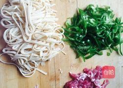 小炒豆芽肉丝的做法图解1