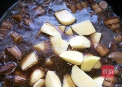 红烧肉炖土豆的做法图解6