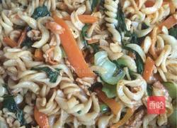 炒意面的做法图解3