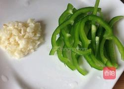 青椒茄汁宽面的做法图解3