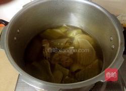 苦瓜龙骨黄豆汤的做法图解6