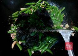 紫苏肉沫炒四季豆的做法图解6