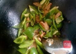 双椒炒肉的做法图解4
