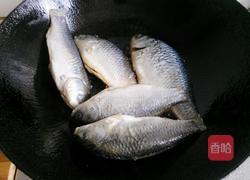 红烧小鲫鱼的做法图解4