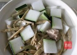 蕃茄扁尖冬瓜排骨汤的做法图解2